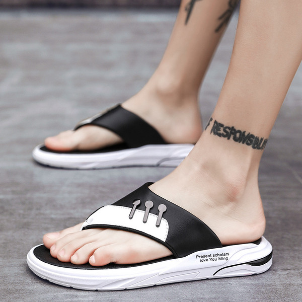 Vīriešu ikdienas čības no eko ādas ar metāla elementiem