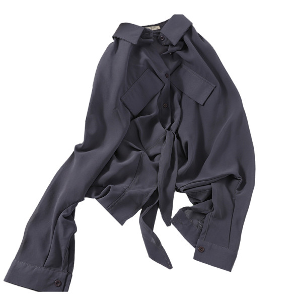 Moderns sieviešu krekls ar klasisku apkakli, garām piedurknēm un saitēm