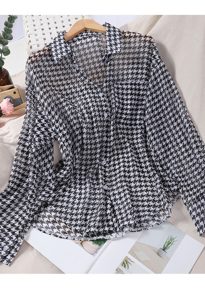 Sieviešu rūtains krekls ar garām piedurknēm un klasisku apkakli