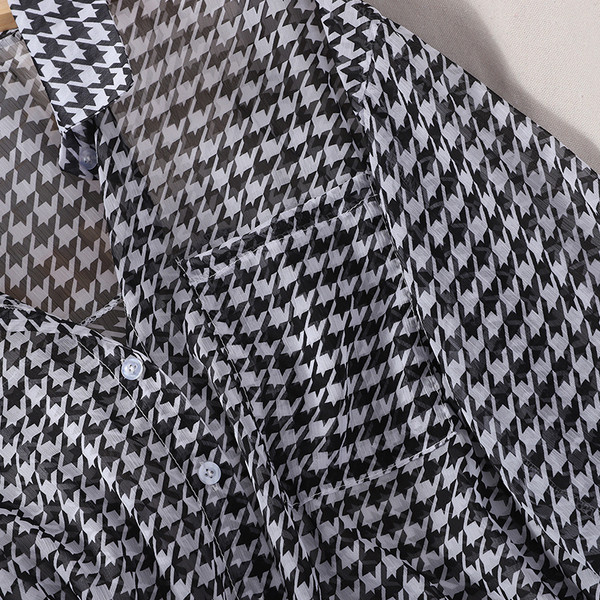 Sieviešu rūtains krekls ar garām piedurknēm un klasisku apkakli