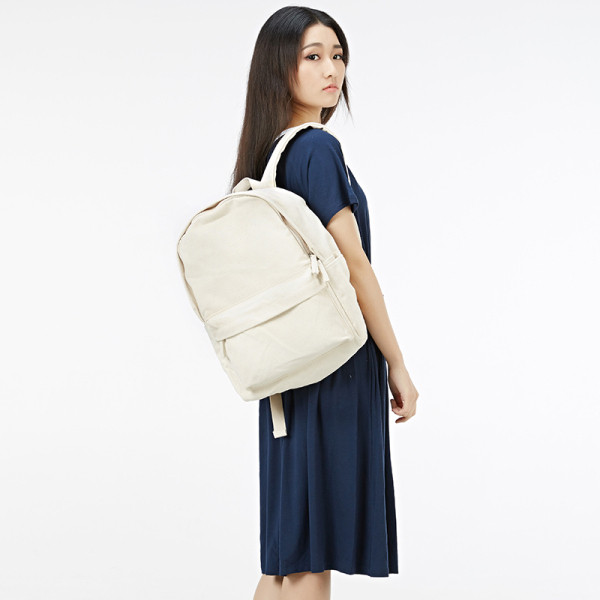 Rucsac modern de dama cu un buzunar model curat