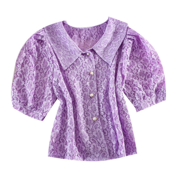 Sieviešu mežģīņu krekls ar pērļu pogām un pufīgām piedurknēm