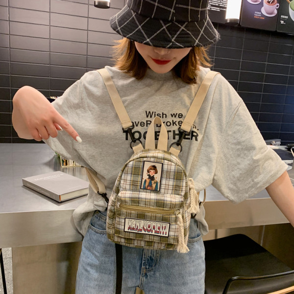 Sieviešu ikdienas rūtainā mugursoma ar aplikāciju