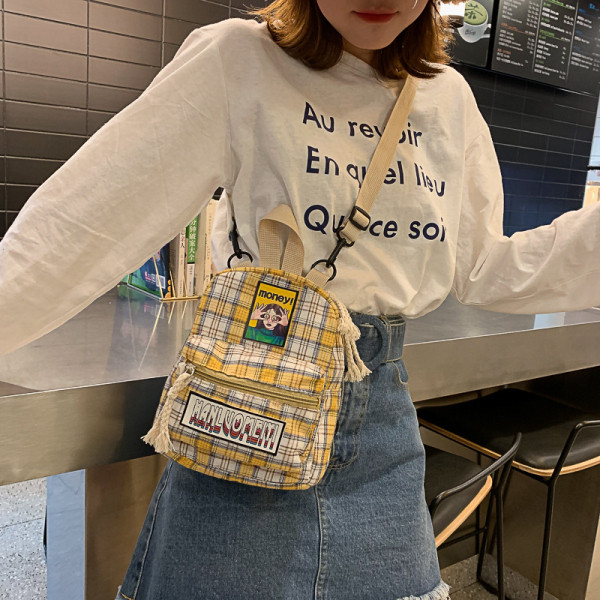 Sieviešu ikdienas rūtainā mugursoma ar aplikāciju