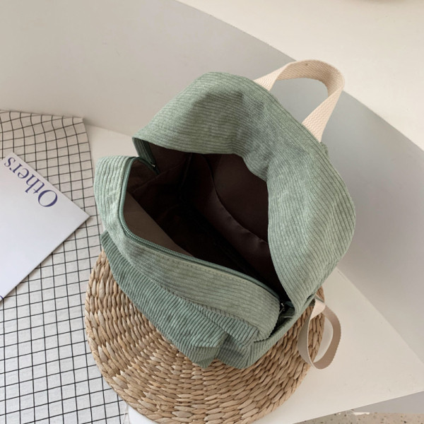 Mūsdienīga sieviešu mini mugursoma ar 3D elementu