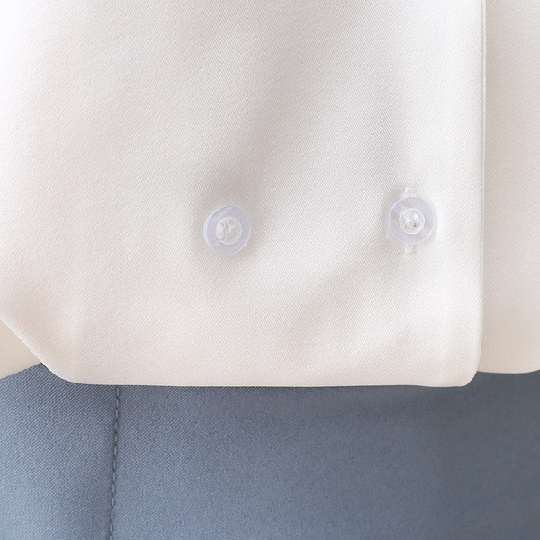 Vasaras sieviešu krekls ar īsām piedurknēm un dubultu aizdari