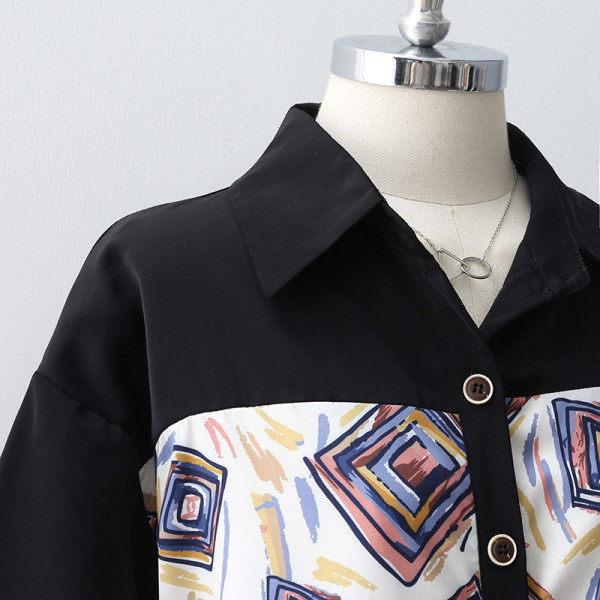 Mūsdienīgs sieviešu krekls ar īsām piedurknēm un krāsainu apdruku