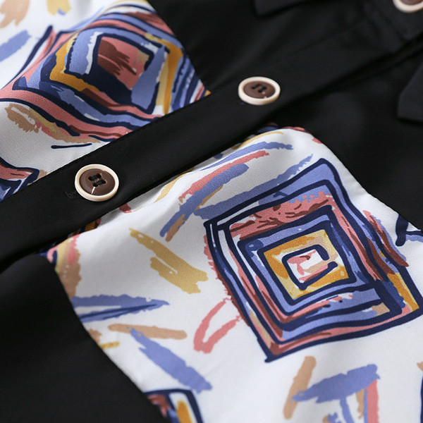 Mūsdienīgs sieviešu krekls ar īsām piedurknēm un krāsainu apdruku