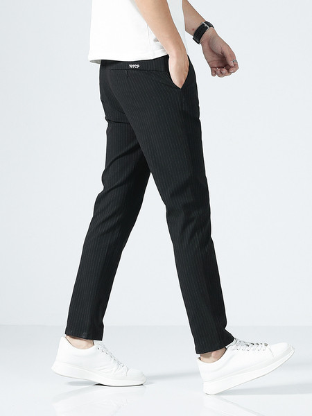 Pantaloni barbatesti la moda cu buzunare si talie elastica