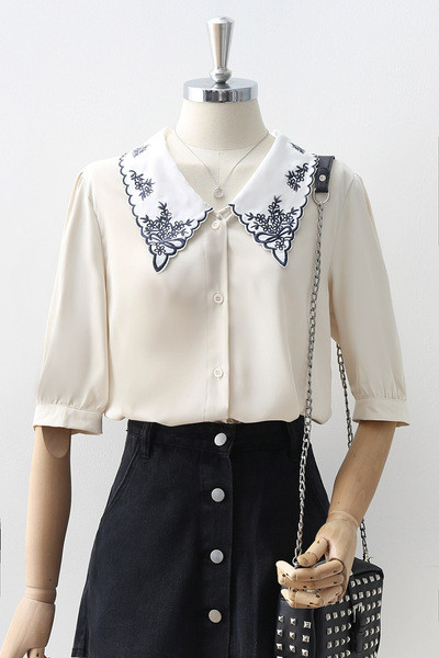 Stiilne naiste särk 3/4 varrukatega ja tikandiga krael