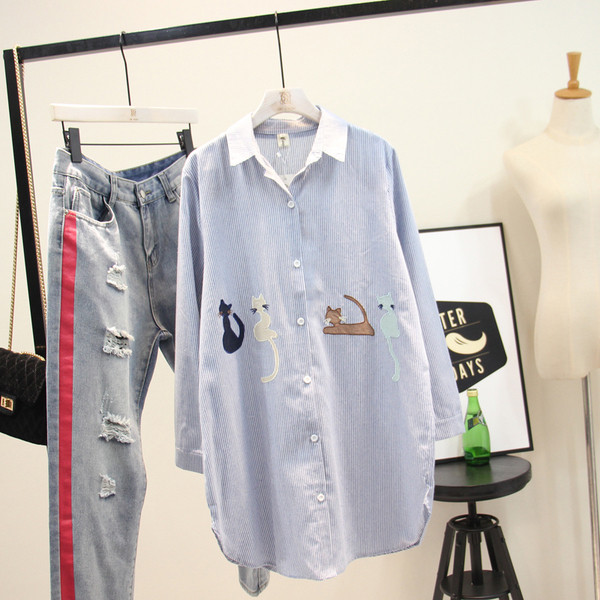 Liela izmēra sieviešu svītrains krekls ar garām piedurknēm un izšuvumu