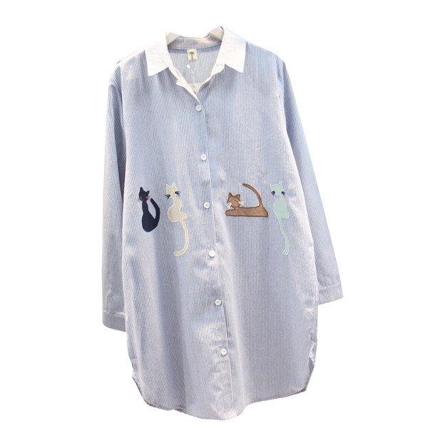 Liela izmēra sieviešu svītrains krekls ar garām piedurknēm un izšuvumu