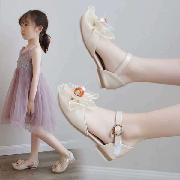 Mūsdienīgas bērnu sandales ar 3D elementu meitenēm