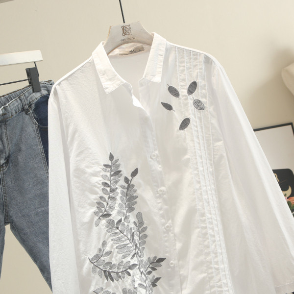 Moderns sieviešu balts krekls ar izšuvumiem un izmēriem līdz 4XL