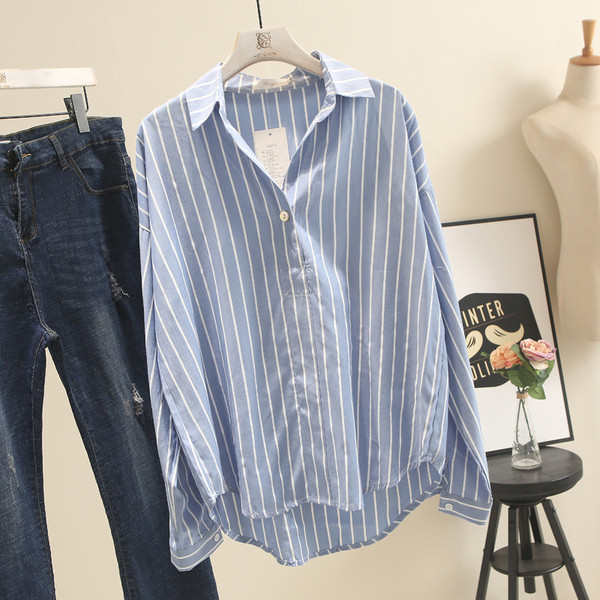 Liela izmēra svītrains sieviešu krekls ar garām piedurknēm un klasisku apkakli