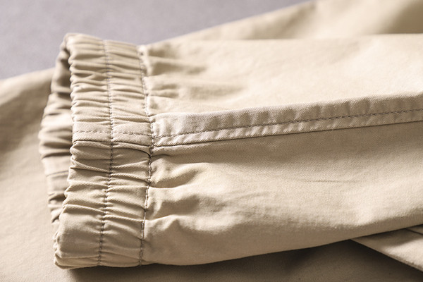 Moodsad meeste püksid pahkluu ja taskutega