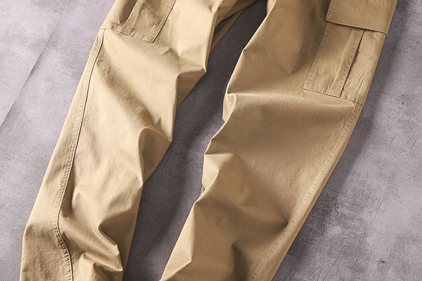 Pantaloni barbatesti cu talie elastica si buzunare laterale