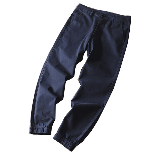 Jauns vīriešu bikšu modelis ar kabatām