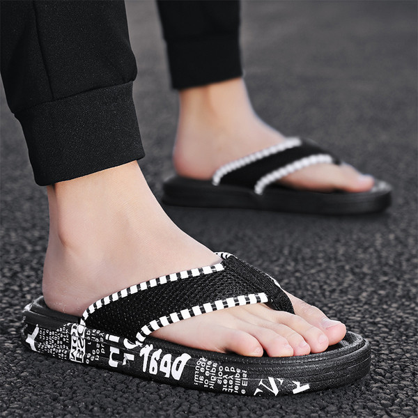 Actuali papuci barbati negri in doua modele