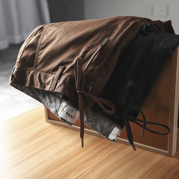 Praegused meeste püksid ja vöökoha lipsud