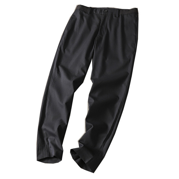 Férfi formális nadrág szegéllyel és visszahajtott zsebekkel