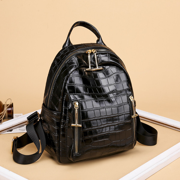 Rucsac actual de dama din piele ecologica cu elemente metalice