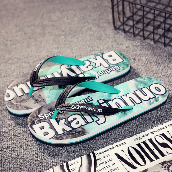 Papuci casual pentru bărbați cu inscripție pe talpă