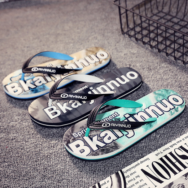 Papuci casual pentru bărbați cu inscripție pe talpă