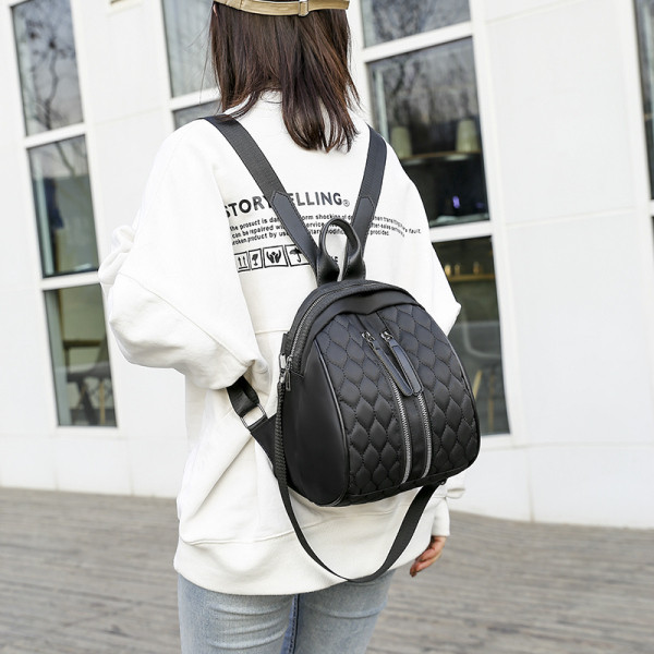 Sieviešu ikdienas mugursoma no eko ādas ar rāvējslēdzēju