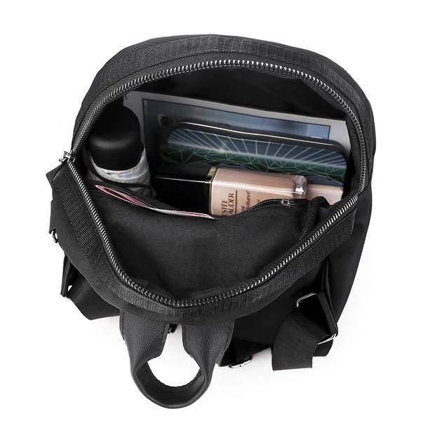 Sieviešu ikdienas mugursoma no eko ādas ar rāvējslēdzēju