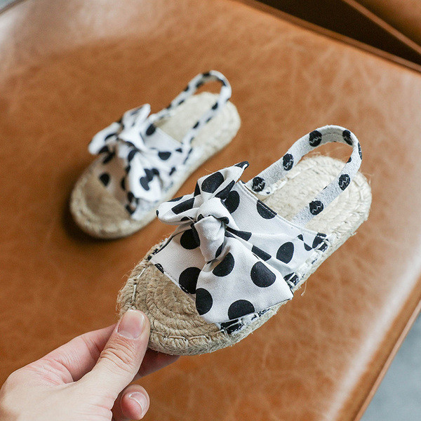 Modern gyerekszandál gumival és szalaggal