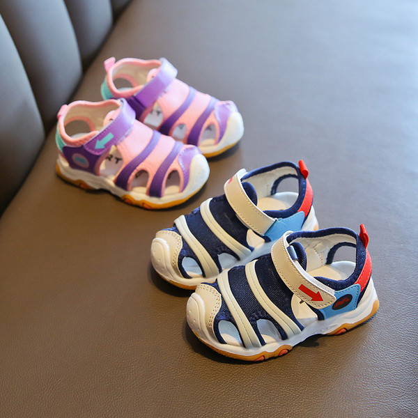 Kleebistega laste libisemiskindlad sandaalid tüdrukutele ja poistele