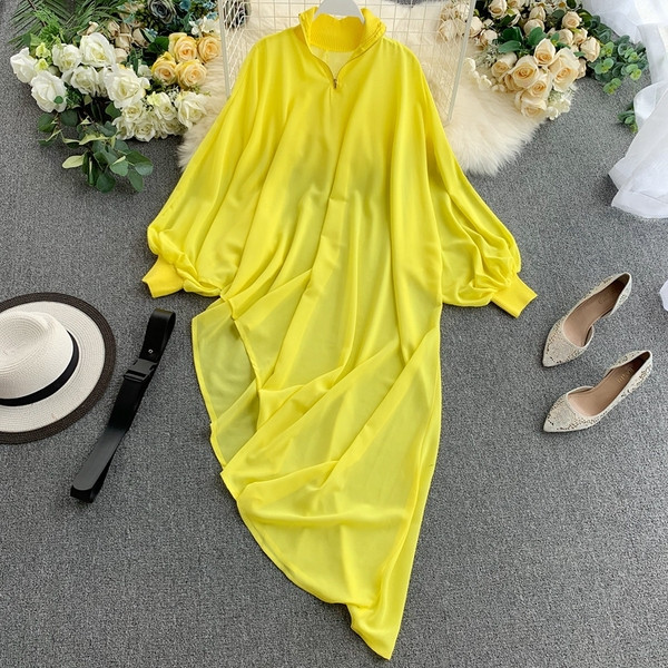 Pikk asümmeetriline naiste särk luku ja vööga