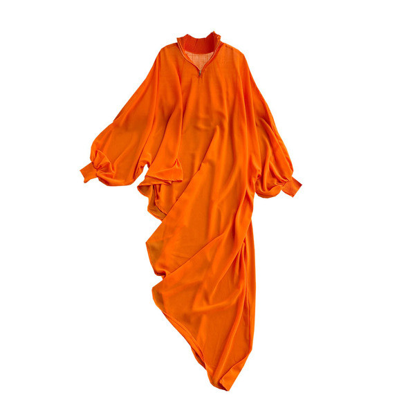 Pikk asümmeetriline naiste särk luku ja vööga