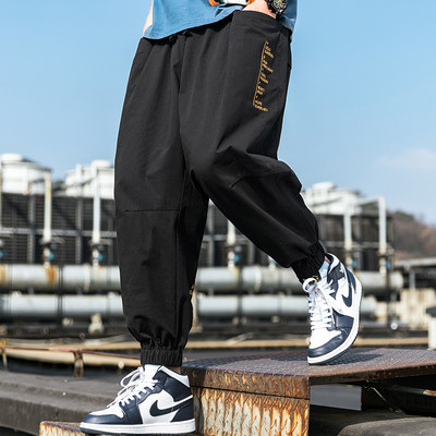 Pavasara ikdienas vīriešu bikses ar dziļām kabatām