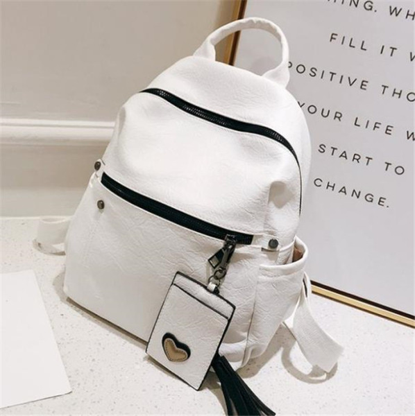 Stílusos női hátizsák eko bőrből, cipzárral