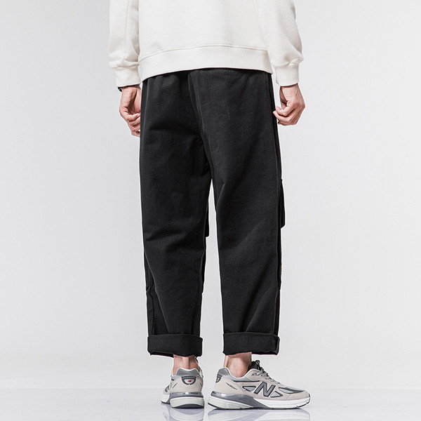 Vīriešu platas bikses ar lielām kabatām