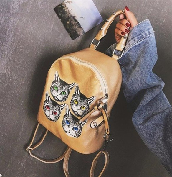 Moderna sieviešu mugursoma ar aplikāciju