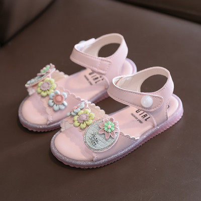 Jauns bērnu sandaļu modelis meitenēm ar 3D elementiem