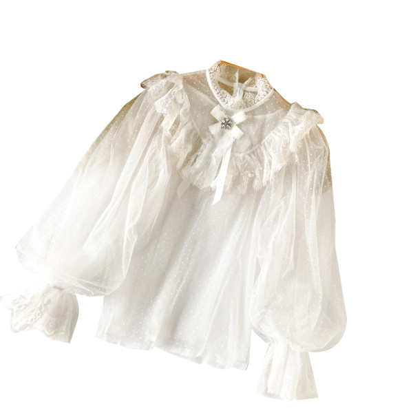 Stilīgs sieviešu krekls ar platām piedurknēm un ovālu kakla izgriezumu