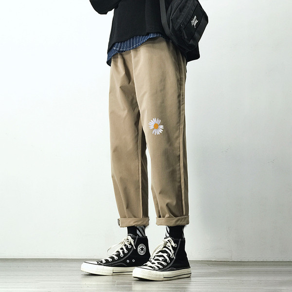 Vīriešu bikses ar krāsainu izšuvumu un izmēriem līdz 5XL