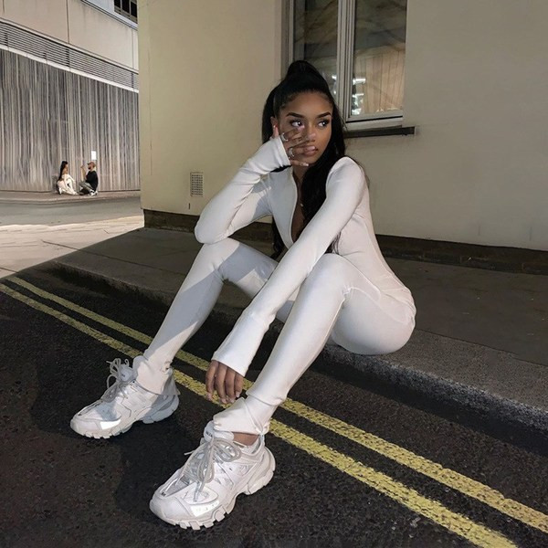 Pikad lukuga naiste spordikombinesoonid