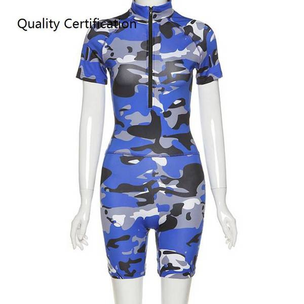 Γυναικείες αθλητικές φόρμες καμουφλάζ