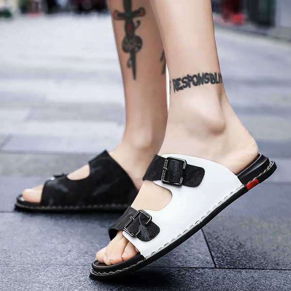 Divu toņu vīriešu čības ar metāla sprādzēm