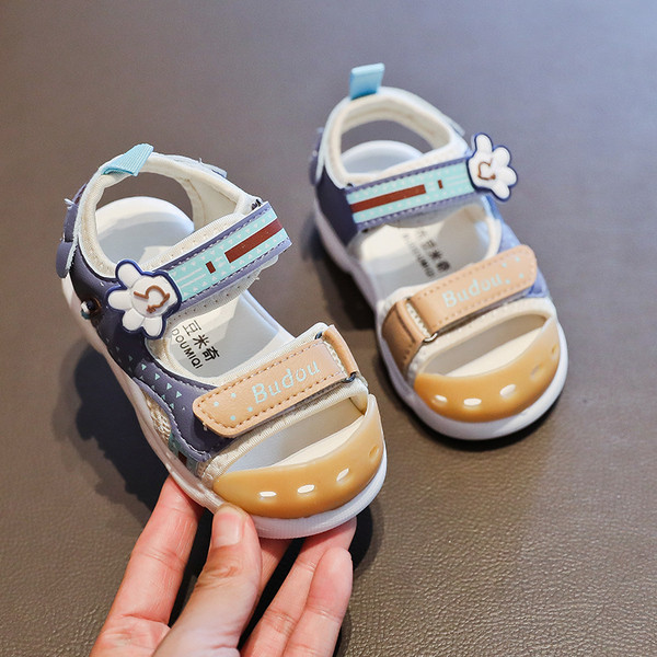 Kleebistega libisemiskindlad laste sandaalid tüdrukutele ja poistele