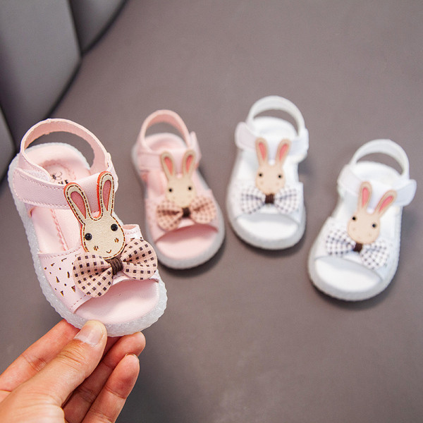 Aktuālās bērnu sandales ar lentīti un 3D elementu