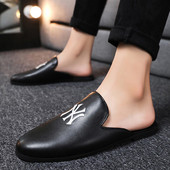 Stilīgas vīriešu čības no eko ādas ar plakanu zoli un izšuvumu