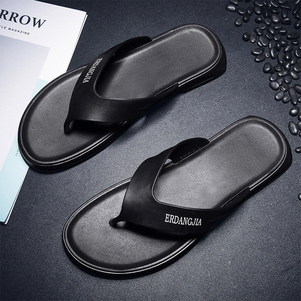 Ikdienas vīriešu čības vienkāršs modelis ar plakanu zoli un uzrakstu