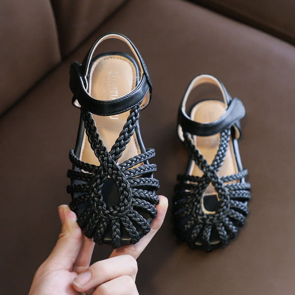 Keresztpántos és matricás gyerekszandál lányoknak