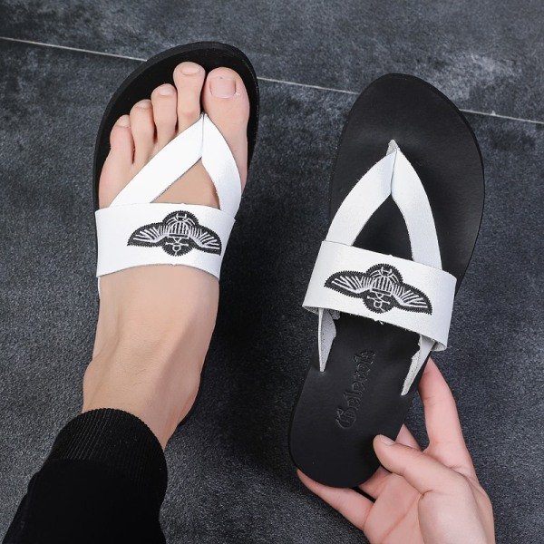 Vīriešu modernas mākslīgās ādas čības ar izšuvumu